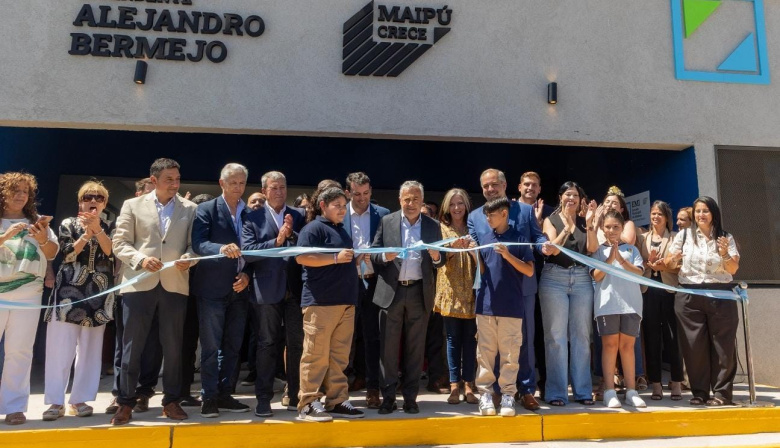 Maipú inaugura su primera escuela construida con fondos municipales y suma plazas para alumnos