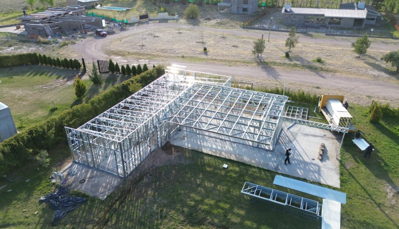 La construcción en seco avanza en Cuyo con tecnología automatizada y producción industrial