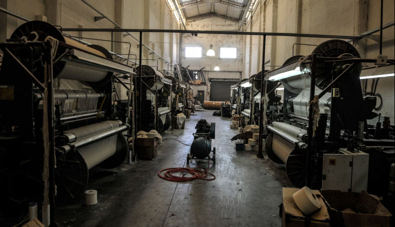 Derrumbe industrial: cae 8,7% y suma ocho meses consecutivos en baja