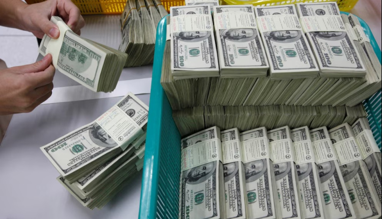 Dólares, deuda y fuga: las debilidades ocultas del balance cambiario argentino