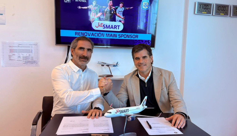 JetSMART renovó su acuerdo con la Liga Profesional de Fútbol para la temporada 2026