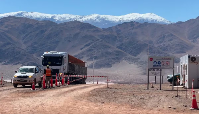 Argentina logró un superávit récord, pero crece la preocupación por el derrumbe industrial