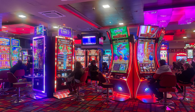 Cosmo Casino invierte en tecnología y renueva su sala con nuevas máquinas de última generación