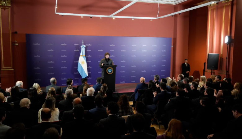 Milei redefine su agenda: reforma política, Banco Central y un nuevo acuerdo con los gobernadores