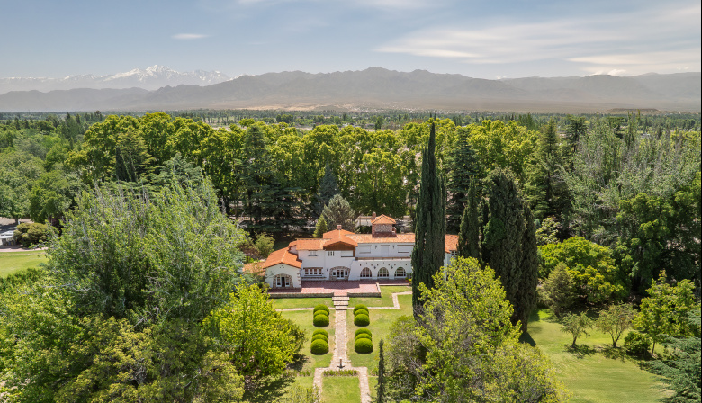 Mendoza sumó un nuevo reconocimiento internacional: Casa Drummond ganó una medalla de Oro en Arquitectura y Paisaje