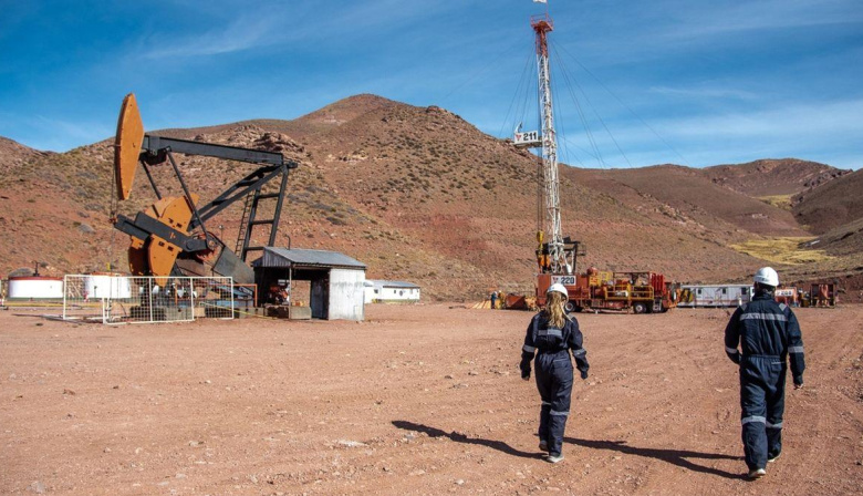 Jerárquicos convocó a un paro petrolero en Mendoza por despidos y presiones