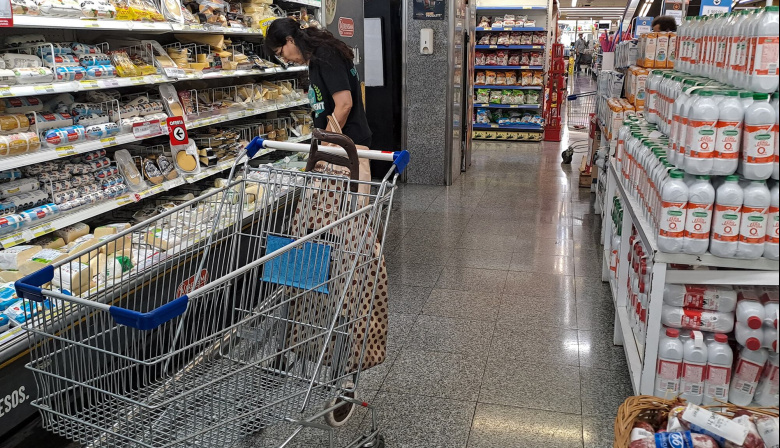 Supermercados: las ventas vuelven a caer y el deterioro alcanza al empleo