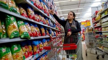 Inflación bajó al 2,8% en abril y el consumo rebota apenas en 2025