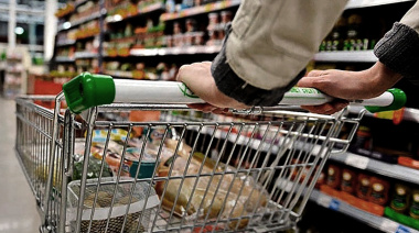 Consumo en supermercados: leve repunte en abril, pero persiste el rezago en el consumo masivo