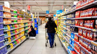 Ventas en supermercados subieron 6,1% interanual en mayo, pero caen los mayoristas