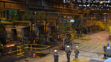 La economía argentina en recesión técnica: se desploman el empleo formal y la producción industrial
