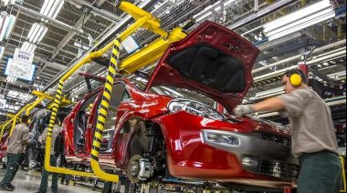 Se profundiza la crisis industrial: automotrices y consumo en caída libre