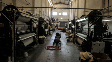 Derrumbe industrial: cae 8,7% y suma ocho meses consecutivos en baja