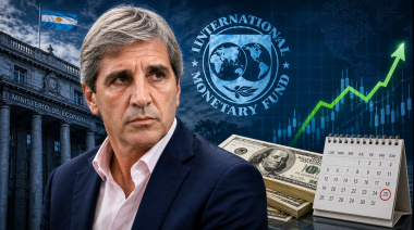 Caputo sale a cazar dólares: busca US$900 millones para evitar tensión con el FMI