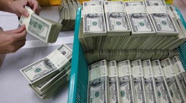 Dólares, deuda y fuga: las debilidades ocultas del balance cambiario argentino