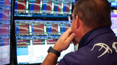 La economía creció 2,7% en junio, pero el riesgo país superó los 530 puntos