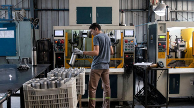 Industria argentina: el 16,5% de las empresas prevé reducir personal