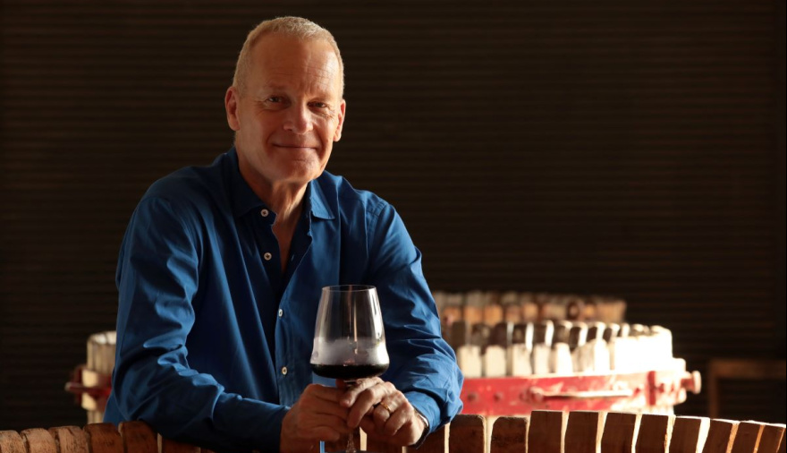 Más allá del Malbec: las nuevas joyas del vino argentino según Tim Atkin