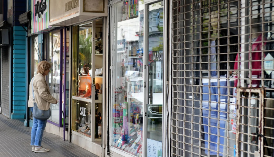 Ventas minoristas PyME cayeron 2,6% en agosto y confirman el freno del consumo