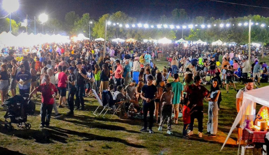 Maipú celebra una nueva edición del Festival del Vacío a la Llama con más de 40 equipos en competencia