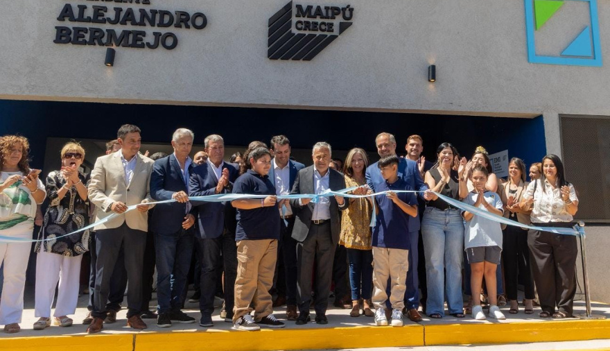 Maipú inaugura su primera escuela construida con fondos municipales y suma plazas para alumnos