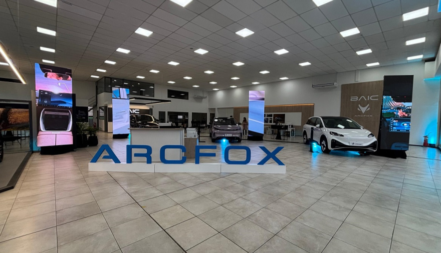 Grupo Lorenzo lanza Arcfox en Mendoza y apuesta por la movilidad eléctrica de lujo