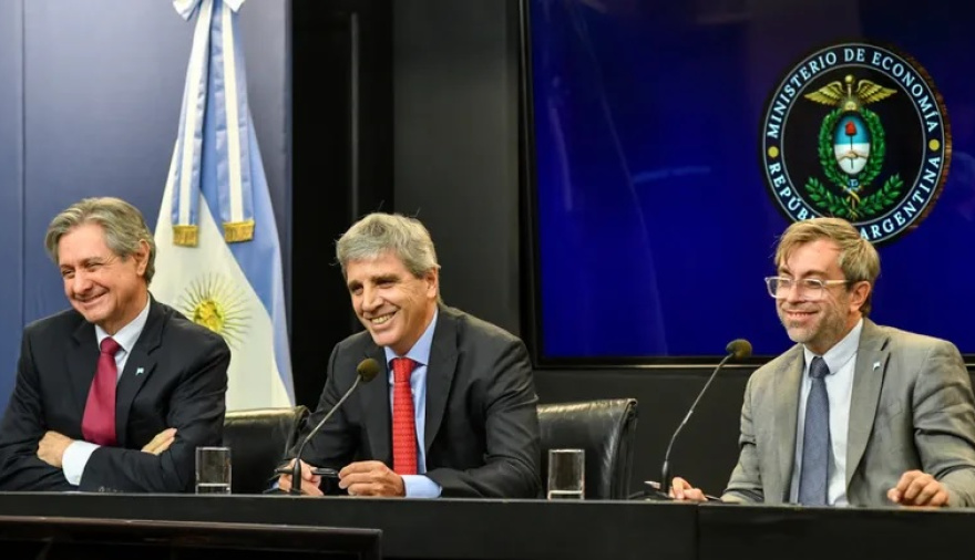 El costo de sostener el programa financiero: las claves del plan oficial para llegar a 2027