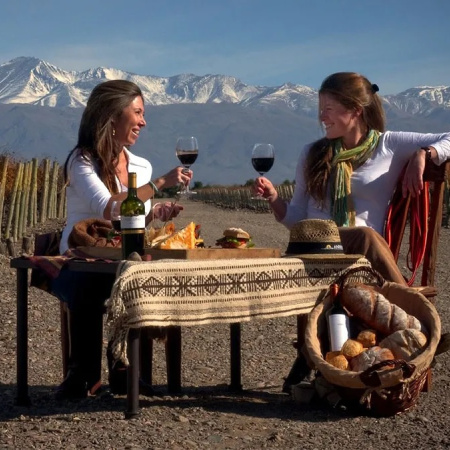 La inteligencia artificial llega al enoturismo: una asistente virtual que impulsa las ventas de vino