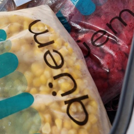 Cómo invertir en franquicias de alimentos congelados con QÜEM