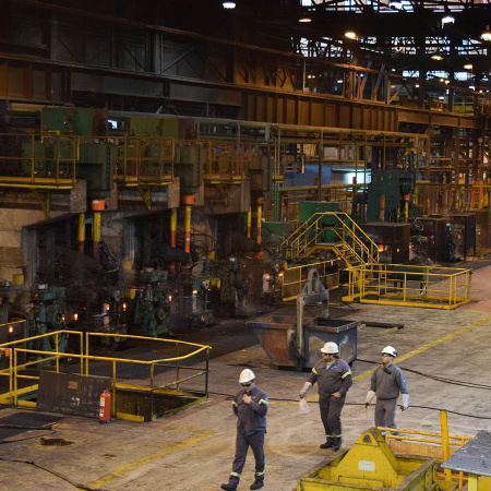 La economía argentina en recesión técnica: se desploman el empleo formal y la producción industrial
