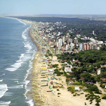 Verano 2026: la Costa Atlántica concentra el consumo joven y potencia la economía nocturna