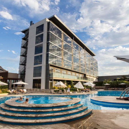 Carnaval en Mendoza: Esplendor by Wyndham Mendoza refuerza su propuesta con ocio integrado y financiación en pesos