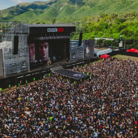 Cosquín Rock 2026: crece la demanda de ciudades cercanas y el viaje en micro como opción económica
