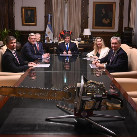 Javier Milei y Vicuña sellan una inversión récord de USD 18.000 millones en minería