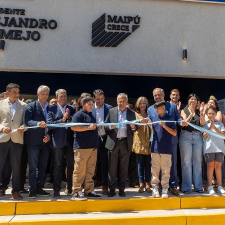 Maipú inaugura su primera escuela construida con fondos municipales y suma plazas para alumnos