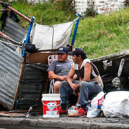 Menos pobres en el papel, más ajuste en el bolsillo: la paradoja de los datos sociales de 2025