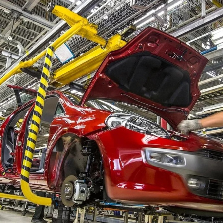 Se profundiza la crisis industrial: automotrices y consumo en caída libre