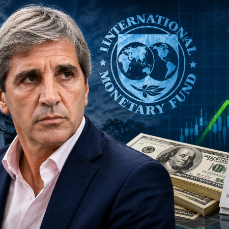 Caputo sale a cazar dólares: busca US$900 millones para evitar tensión con el FMI