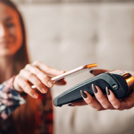 Los jóvenes argentinos eligen billeteras virtuales: ya superan a los bancos tradicionales