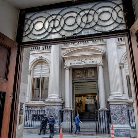 Milei busca encadenar al Banco Central y al Congreso bajo la lógica del ajuste permanente