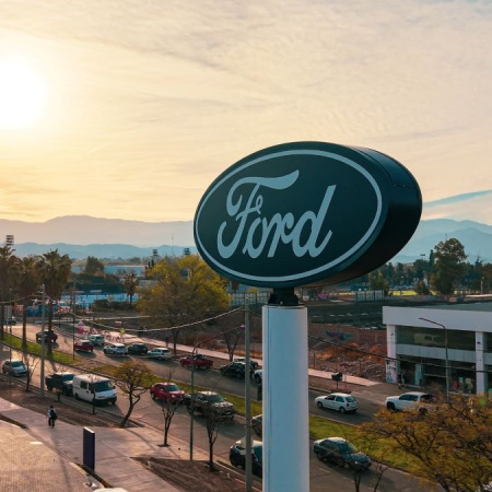 Grupo Lorenzo inauguró en Mendoza el primer Ford Signature 2.0 integral del país