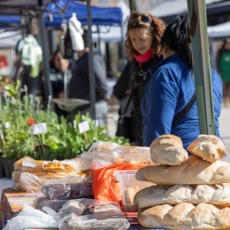 Maipú vuelve a reunir productores y consumidores en la Estación Gutiérrez